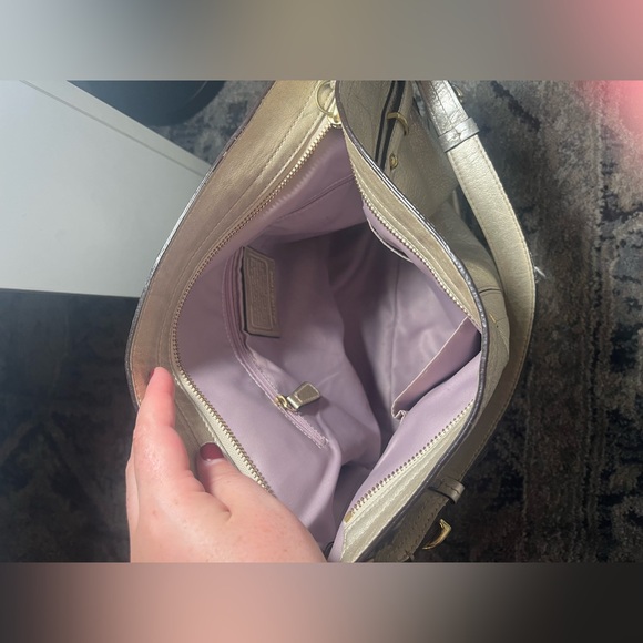 ❤️🔥BOGO FREE Authentic Coach Elevated Collette Gold Metallic Leather Bag Tote - Picture 5 of 6